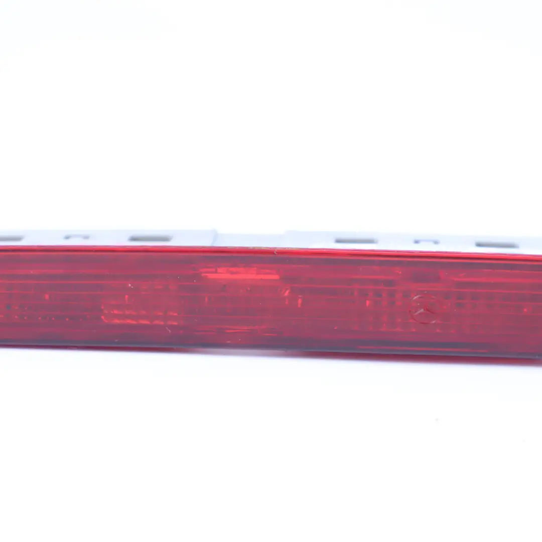 Lampe de frein Mercedes W251 W164 Feu de stop arrière central pour à propos du numéro de pièce A2518201156 Lampe de frein Mercedes W251 W164 Feu de stop arrière central - SKU A2518201156 - Numéro de pièce A2518201156