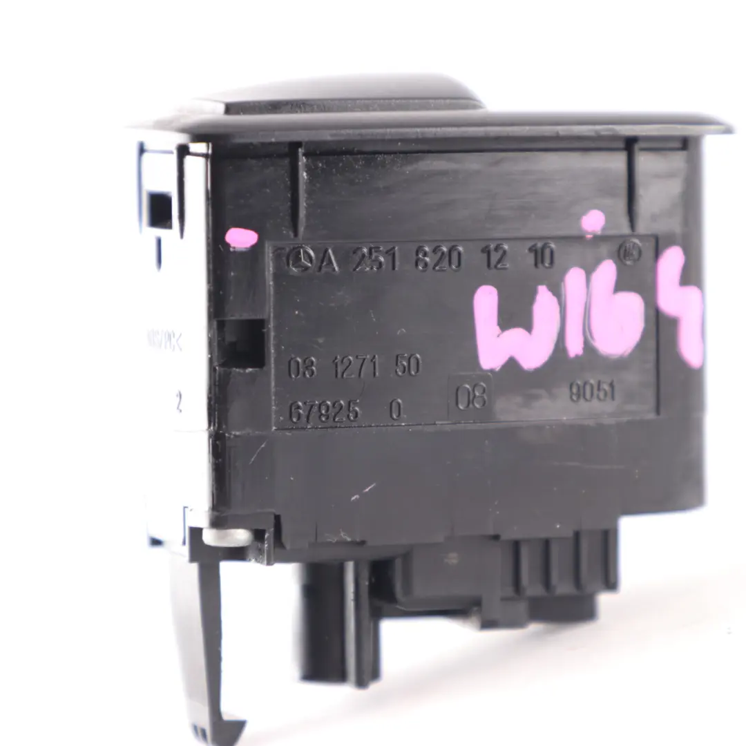 Mercedes W164 Interruptor Maletero Botón Apertura Portón Trasero - SKU A2518201210 - Número de pieza A2518201210