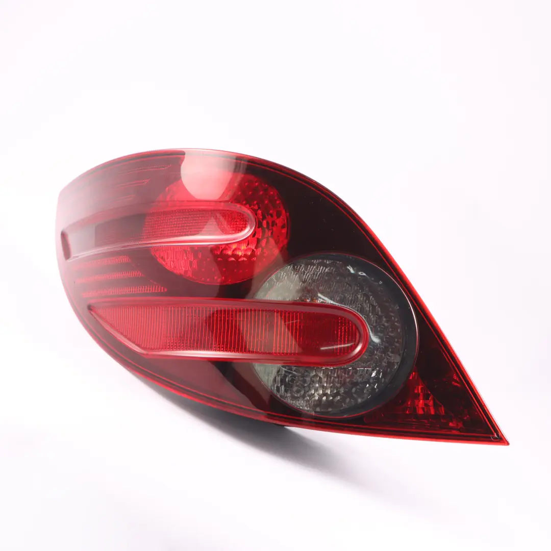 Lampa Lewy Tył Lewa Tylna do Mercedes W251 o numerze A2518201764 Mercedes W251 Lampa Lewy Tył Lewa Tylna - SKU A2518201764 - Numer Części A2518201764