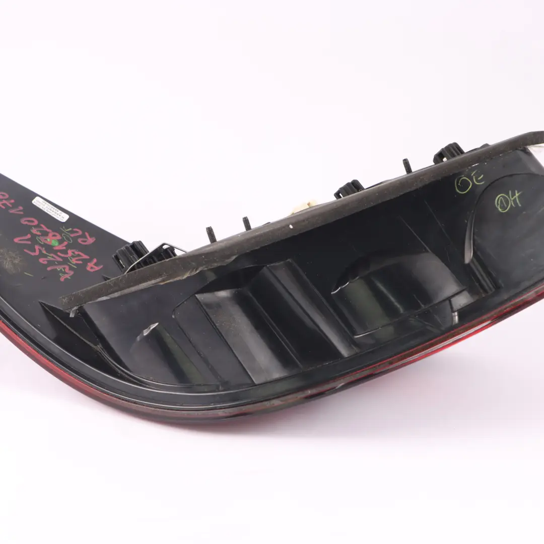 Fanale posteriore sinistro laterale per Mercedes W251 con numero di parte A2518201764 Mercedes W251 Fanale posteriore sinistro laterale - SKU A2518201764 - Numero di parte A2518201764