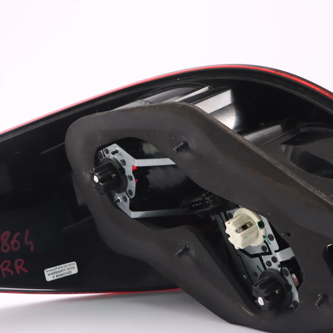 Mercedes W251 Feu arrière Feu arrière droit Panneau latéral - SKU A2518201864 - Numéro de pièce A2518201864