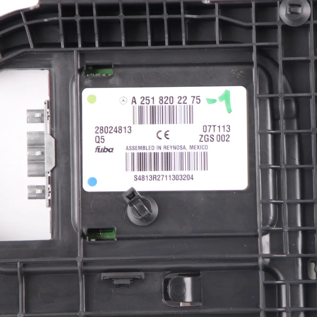 Mercedes W164 Antena Techo Radio Amplificador - SKU A2518202275 - Número de pieza A2518202275