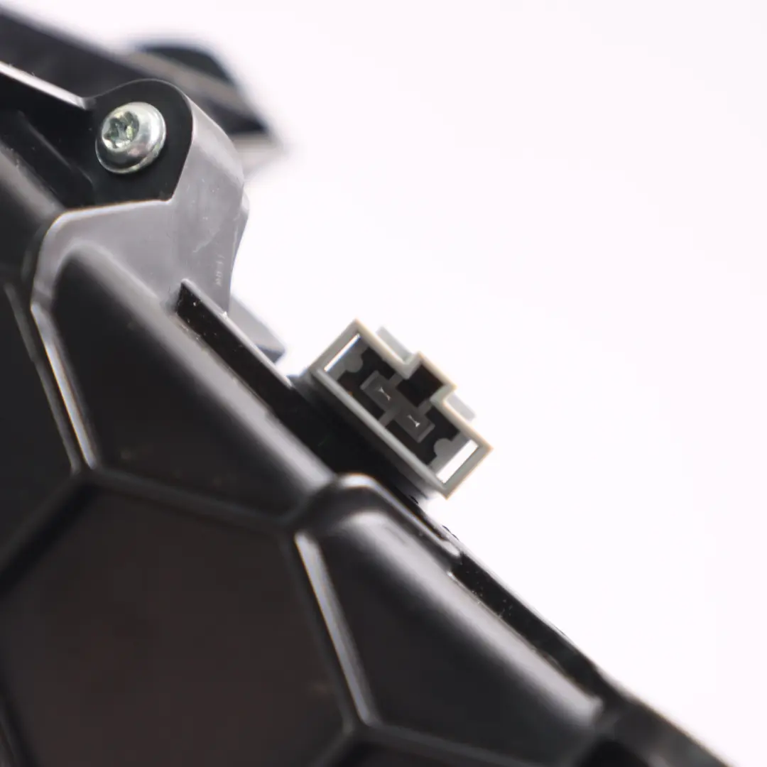 Console Centrale Buse d'aération arrière Plateau pour Mercedes W251 à propos du numéro de pièce A2518300303 Mercedes W251 Console Centrale Buse d'aération arrière Plateau - SKU A2518300303 - Numéro de pièce A2518300303