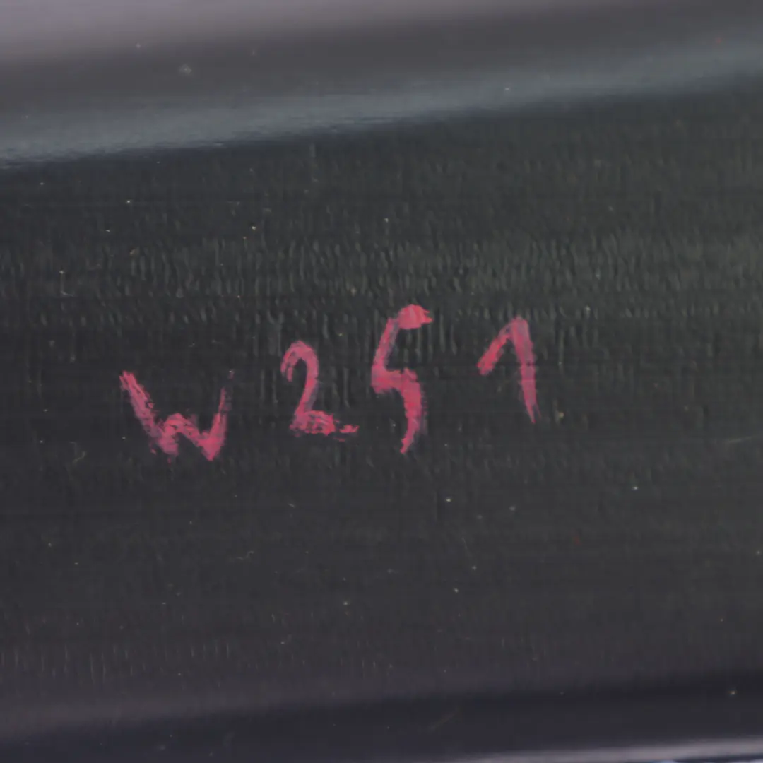 Canal de canalisation d'air Cabine Tube central avant pour Mercedes W251 à propos du numéro de pièce A2518311345 Mercedes W251 Canal de canalisation d'air Cabine Tube central avant - SKU A2518311345 - Numéro de pièce A2518311345