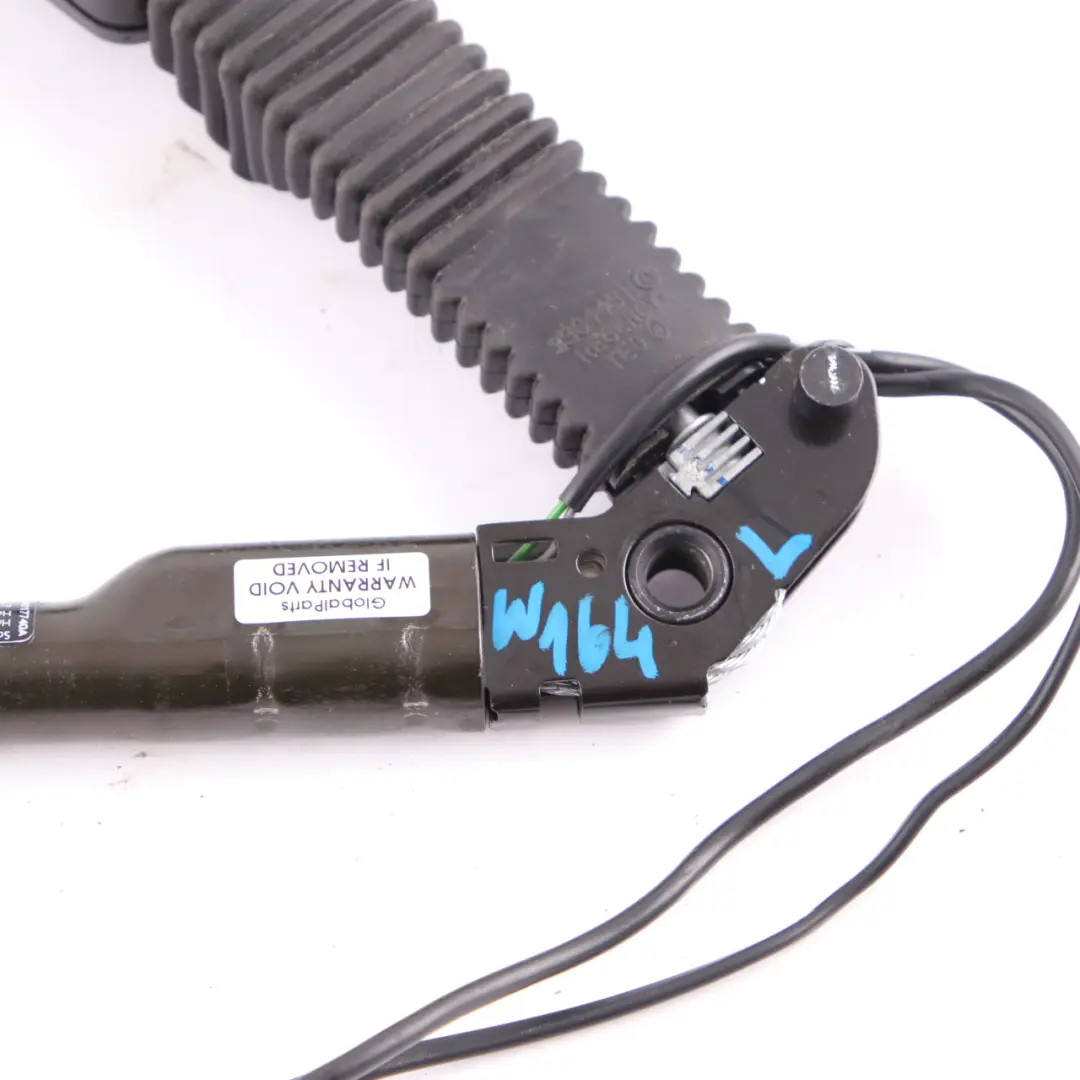 Tendeur ceinture Boucle siège avant gauche pour Mercedes ML W164 GL X164 à propos du numéro de pièce A2518600369 Mercedes ML W164 GL X164 Tendeur ceinture Boucle siège avant gauche - SKU A2518600369 - Numéro de pièce A2518600369