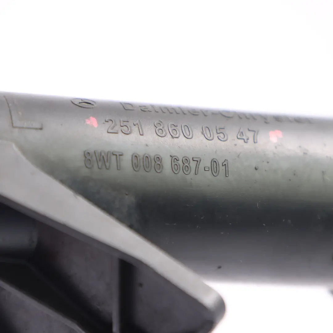 Dysza Spryskiwacza Reflektorów Lewa do Mercedes W251 o numerze A2518600547 Mercedes W251 Dysza Spryskiwacza Reflektorów Lewa - SKU A2518600547 - Numer Części A2518600547