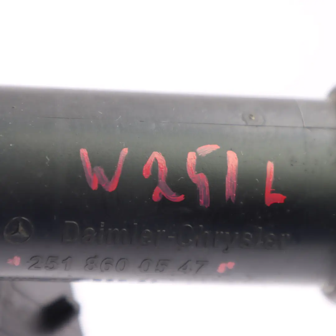 Dysza Spryskiwacza Reflektorów Lewa do Mercedes W251 o numerze A2518600547 Mercedes W251 Dysza Spryskiwacza Reflektorów Lewa - SKU A2518600547 - Numer Części A2518600547