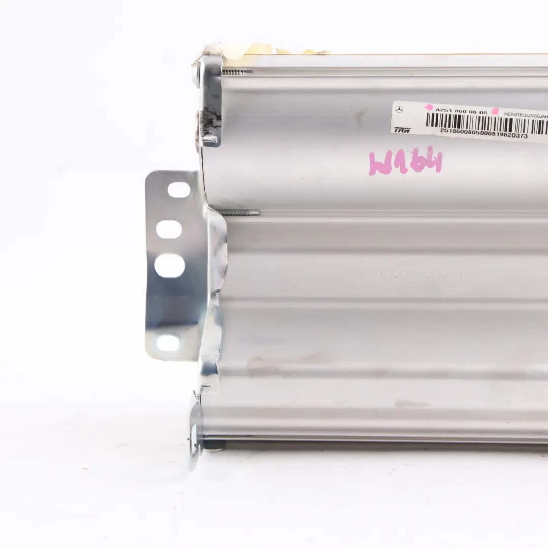 Airbag lateral pasajero Airbag frontal salpicadero para Mercedes ML W164 con número de pieza A2518600805 Mercedes ML W164 Airbag lateral pasajero Airbag frontal salpicadero - SKU A2518600805-1 - Número de pieza A2518600805