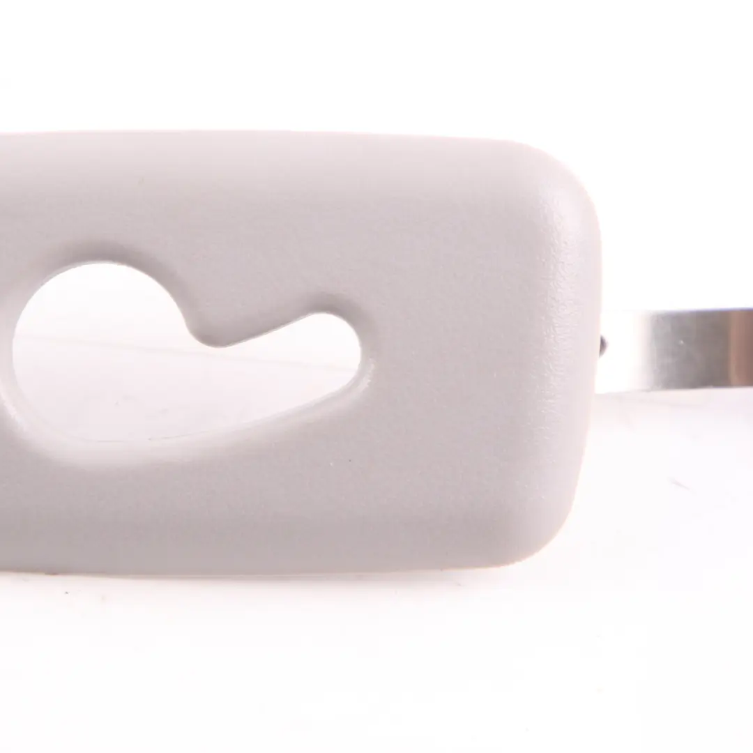 Prawa Osłona Zaślepka Zaczepu Podsufitki Szara do Mercedes ML W164 o numerze A2518680239 Mercedes ML W164 Prawa Osłona Zaślepka Zaczepu Podsufitki Szara - SKU A2518680239-1 - Numer Części A2518680239