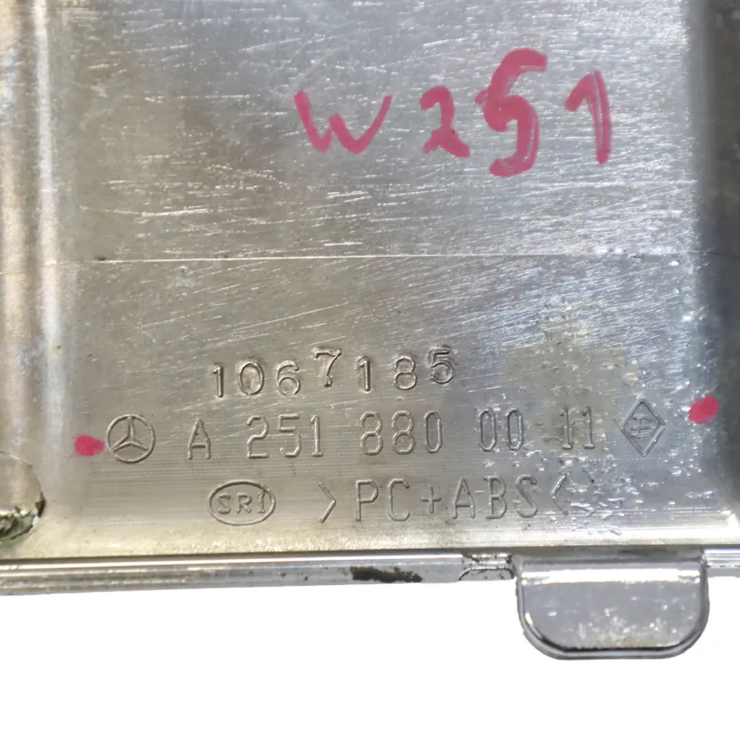 Caricamento del pannello di rivestimento AMG Chrome per Mercedes W251 con numero di parte A2518800011 Mercedes W251 Caricamento del pannello di rivestimento AMG Chrome - SKU A2518800011 - Numero di parte A2518800011