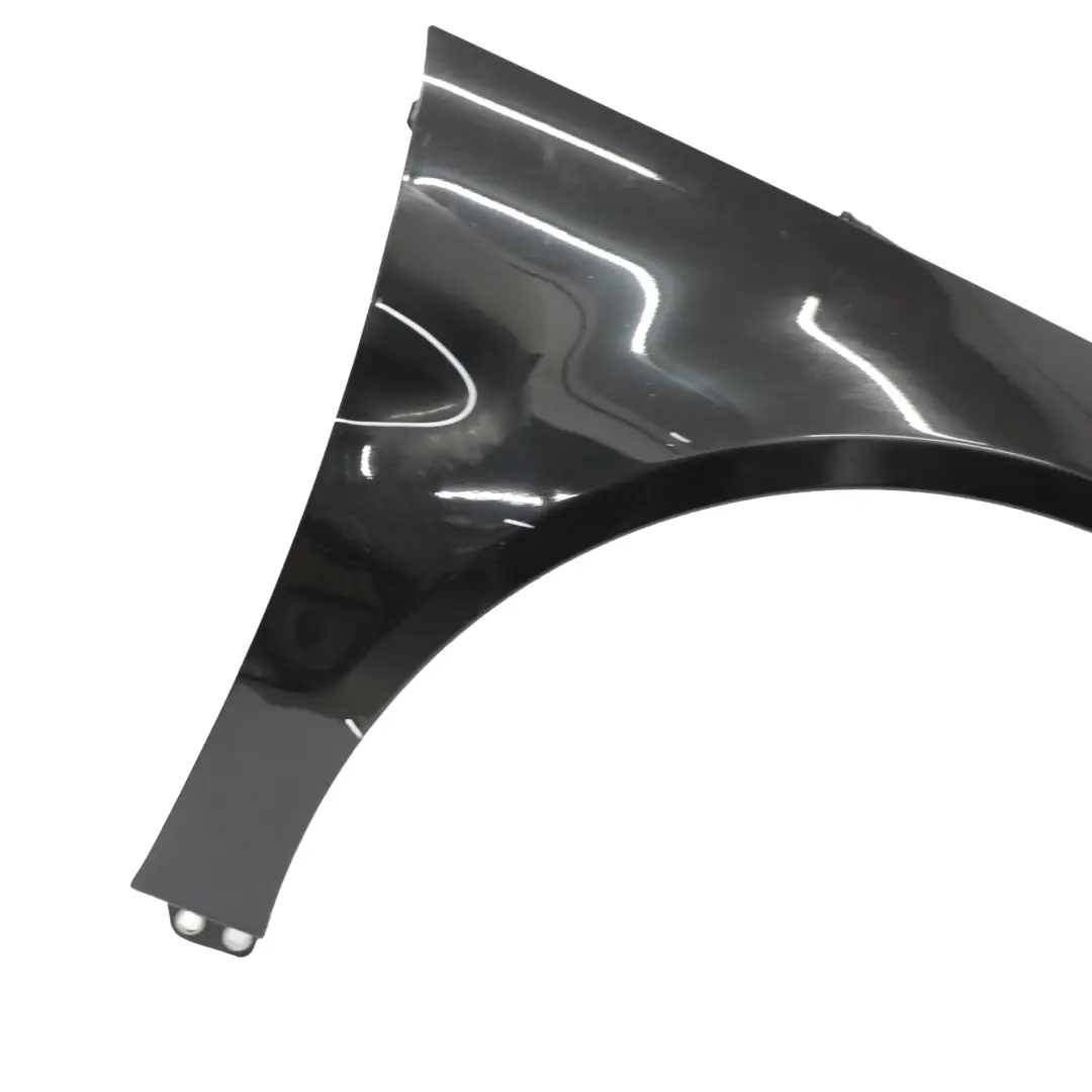 Seitenverkleidung vorne rechts Kotflügel Obsidian Schwarz - 197 für Mercedes W251 mit Teilenummer A2518800206 Mercedes W251 Seitenverkleidung vorne rechts Kotflügel Obsidian Schwarz - 197 - SKU A2518800206-OB - Teilenummer A2518800206