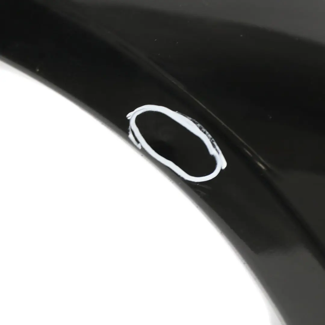 Panel Lateral Delantero Derecho Guardabarros Negro Obsidiana - 197 para Mercedes W251 con número de pieza A2518800206 Mercedes W251 Panel Lateral Delantero Derecho Guardabarros Negro Obsidiana - 197 - SKU A2518800206-OB - Número de pieza A2518800206