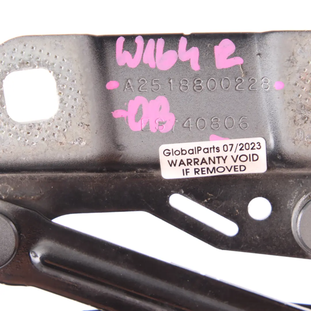 Mercedes ML W164 Charnière de capot droite Noir Obsidienne - 197 A2518800228 - SKU A2518800428-OB - Numéro de pièce A2518800428