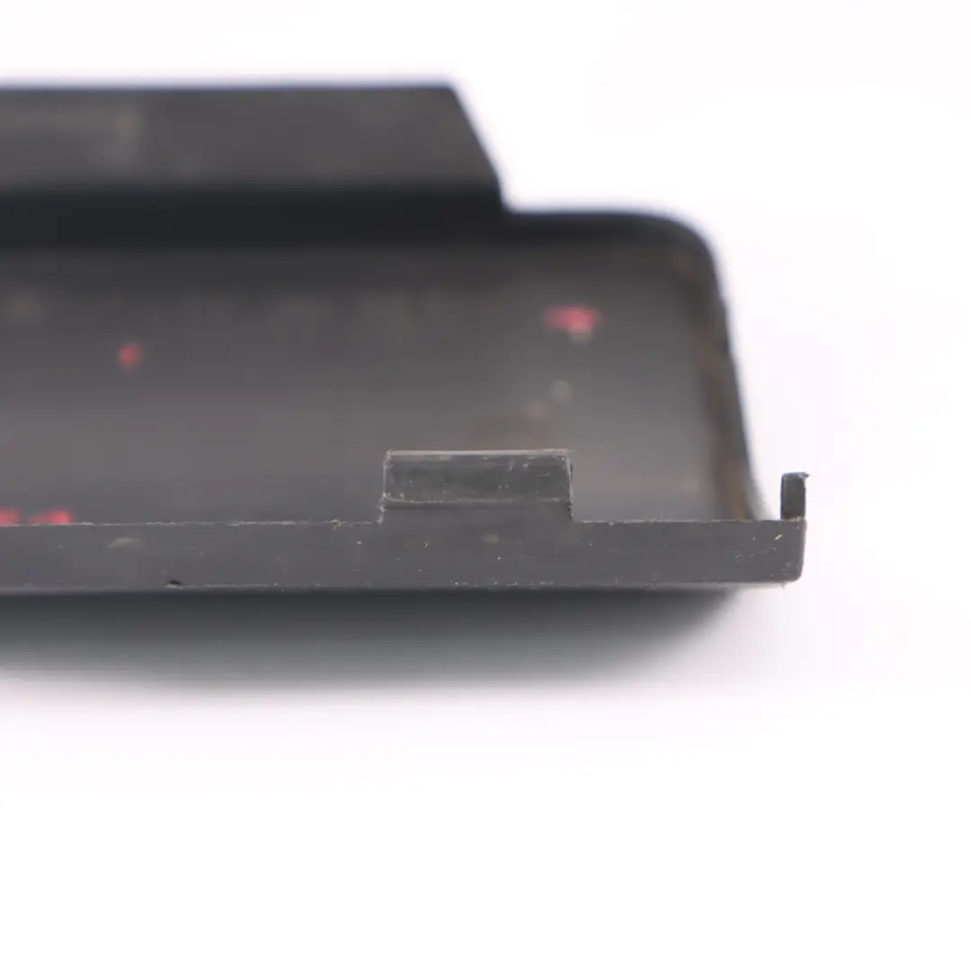 Gancho remolque Ojo Cubierta Parachoques trasero Flap para Mercedes W251 con número de pieza A2518852223 Mercedes W251 Gancho remolque Ojo Cubierta Parachoques trasero Flap - SKU A2518852223 - Número de pieza A2518852223