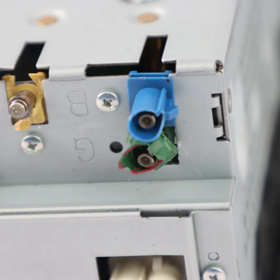 Radio Nawigacja Wyświetlacz COMAND GPS do Mercedes W251 o numerze A2519062200 Mercedes W251 Radio Nawigacja Wyświetlacz COMAND GPS - SKU A2519062200-1 - Numer Części A2519062200