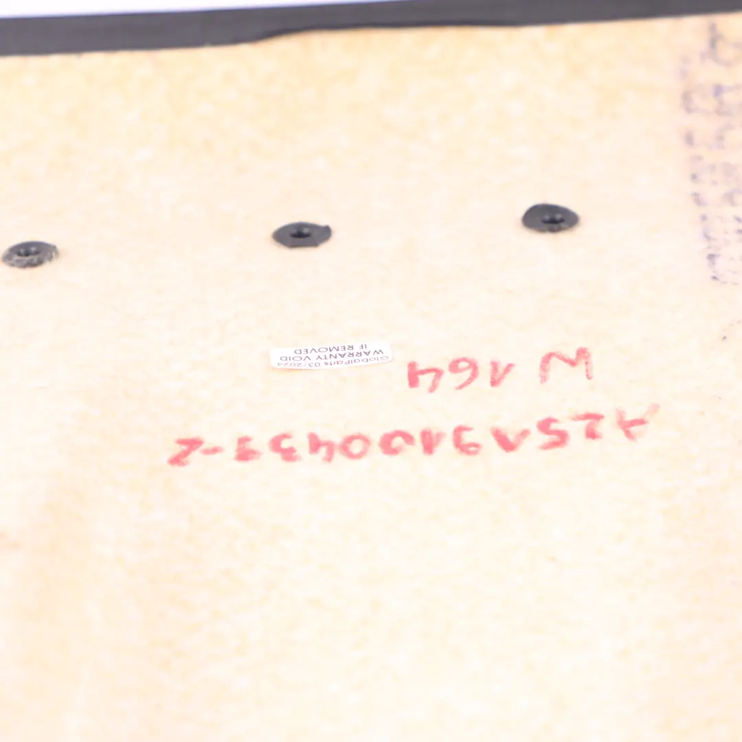 Sitzrückwand Vordere Rückenlehne Abdeckung Schwarz für Mercedes W164 mit Teilenummer A2519100439 Mercedes W164 Sitzrückwand Vordere Rückenlehne Abdeckung Schwarz - SKU A2519100439-2 - Teilenummer A2519100439