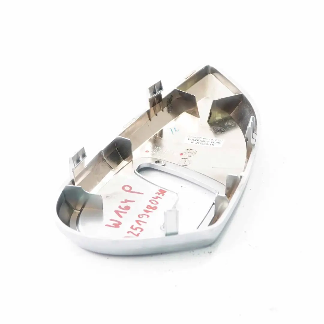 Vordersitzabdeckung Panel Trim Außen Rechts Silber für Mercedes W164 mit Teilenummer A2519180430 Mercedes W164 Vordersitzabdeckung Panel Trim Außen Rechts Silber - SKU A2519180430 - Teilenummer A2519180430