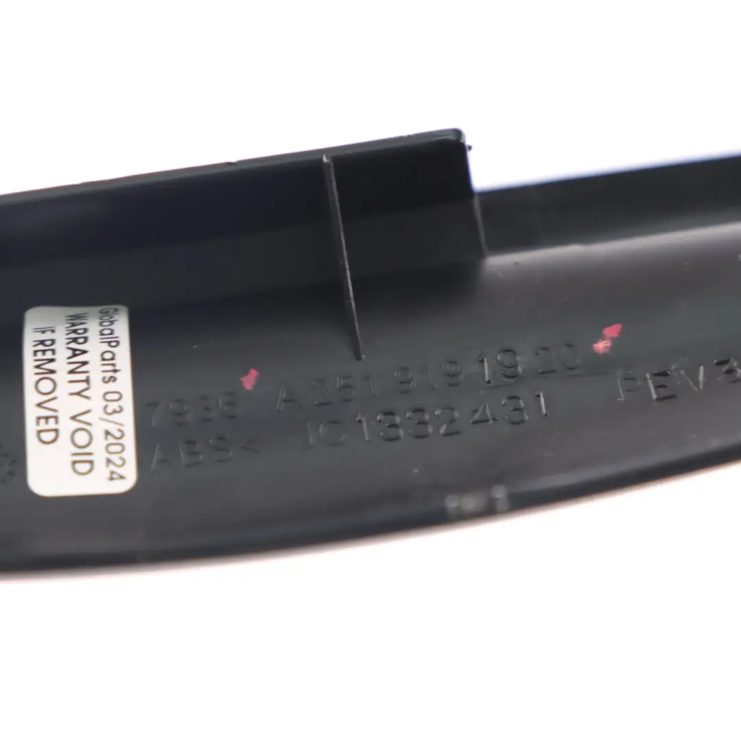 Asiento Delantero Rail Cubierta Izquierda Panel Negro para Mercedes W251 con número de pieza A2519191920 Mercedes W251 Asiento Delantero Rail Cubierta Izquierda Panel Negro - SKU A2519191920 - Número de pieza A2519191920