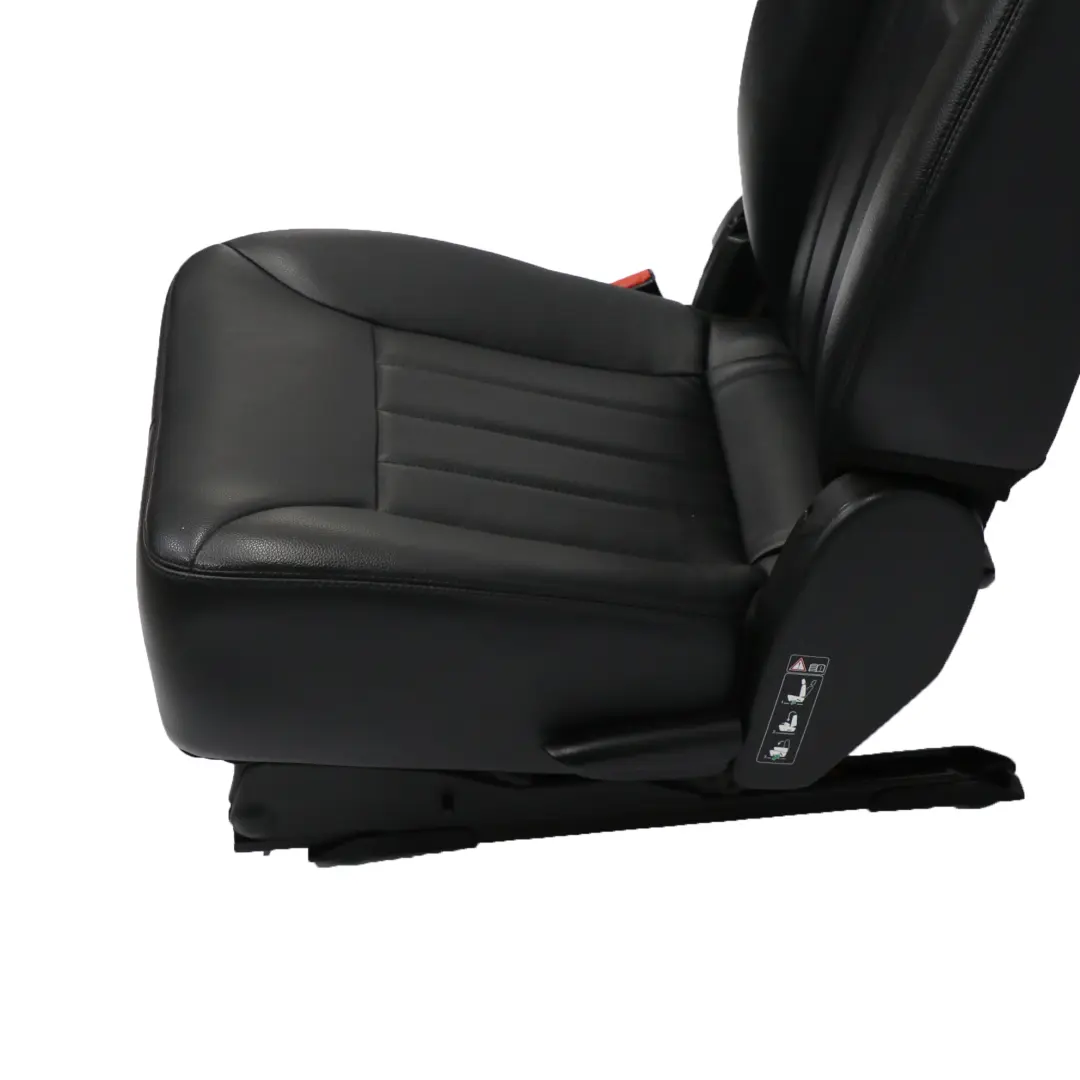 Recouvrement de banquette arrière gauche simili cuir noir pour Mercedes W251 à propos du numéro de pièce A2519204947 Mercedes W251 Recouvrement de banquette arrière gauche simili cuir noir - SKU A2519204947 - Numéro de pièce A2519204947