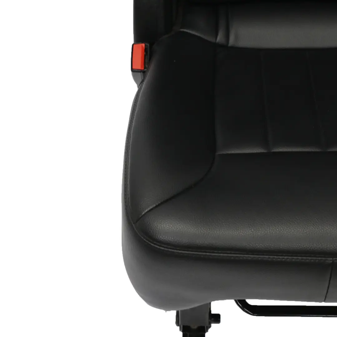 Recouvrement de banquette arrière gauche simili cuir noir pour Mercedes W251 à propos du numéro de pièce A2519204947 Mercedes W251 Recouvrement de banquette arrière gauche simili cuir noir - SKU A2519204947 - Numéro de pièce A2519204947