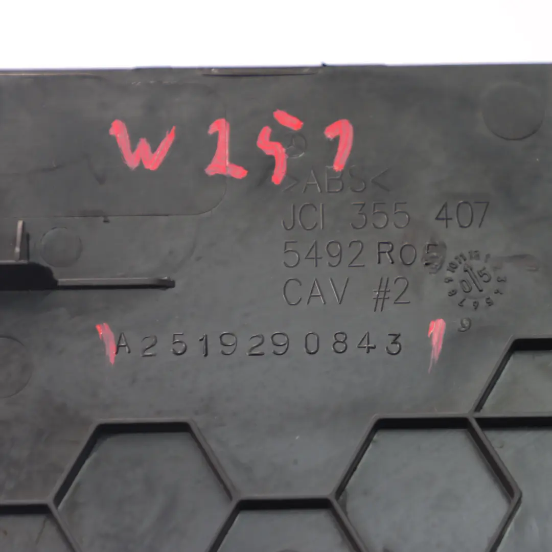 Mercedes W251 Asiento Trasero Recubrimiento Banqueta Negro - SKU A2519290843 - Número de pieza A2519290843