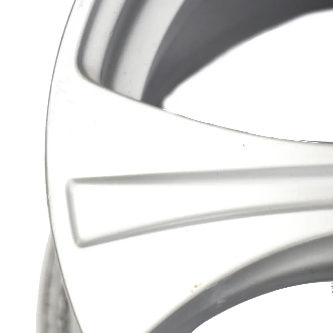 Jante en alliage léger argenté 18" ET:38 8J pour Mercedes X253 à propos du numéro de pièce A2534010800 Mercedes X253 Jante en alliage léger argenté 18" ET:38 8J - SKU A2534010800-2 - Numéro de pièce A2534010800