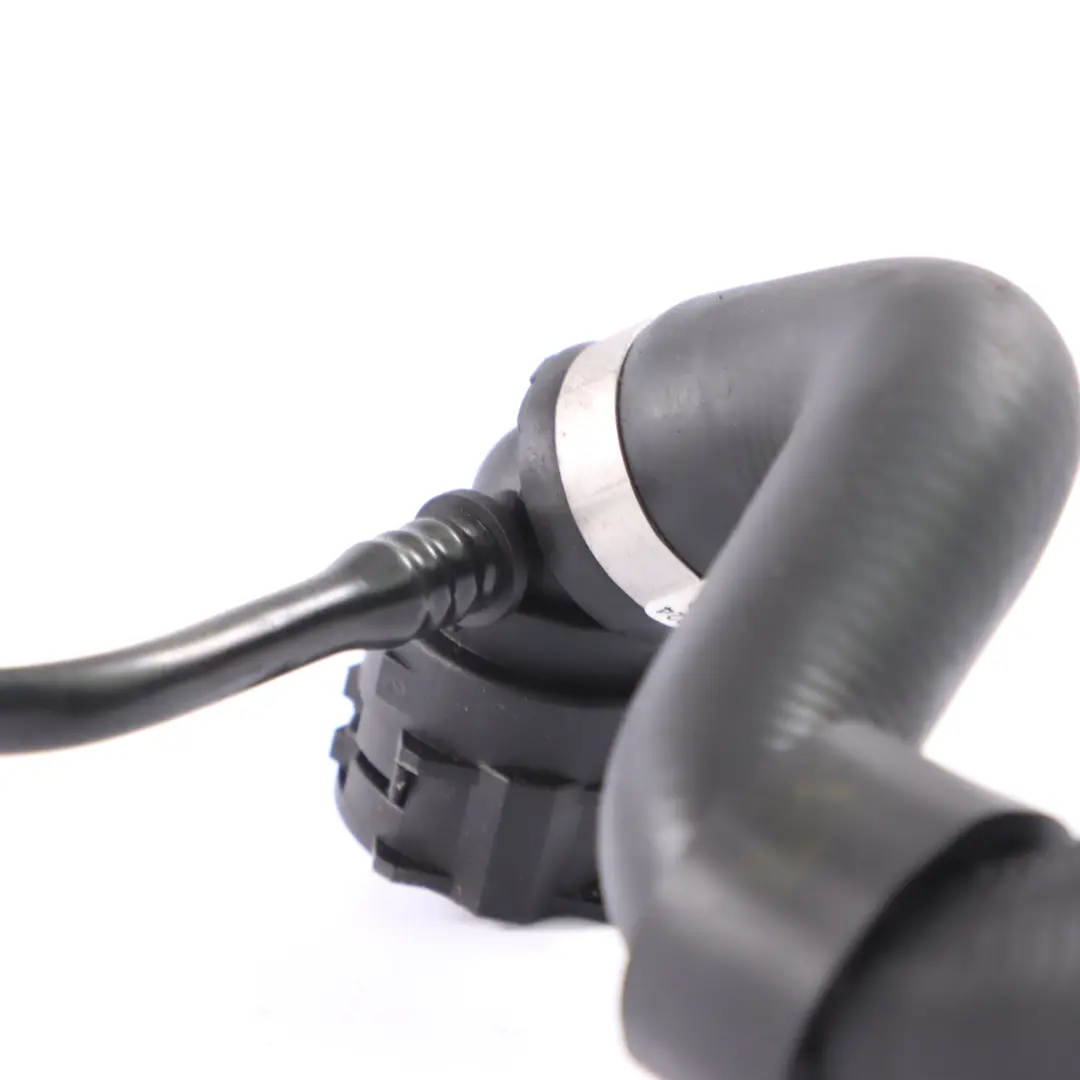 OM651 Przewód Rura Wąż Chłodnicy Wody do Mercedes GLC C253 Diesel o numerze A2535012500 Mercedes GLC C253 Diesel OM651 Przewód Rura Wąż Chłodnicy Wody - SKU A2535012500 - Numer Części A2535012500