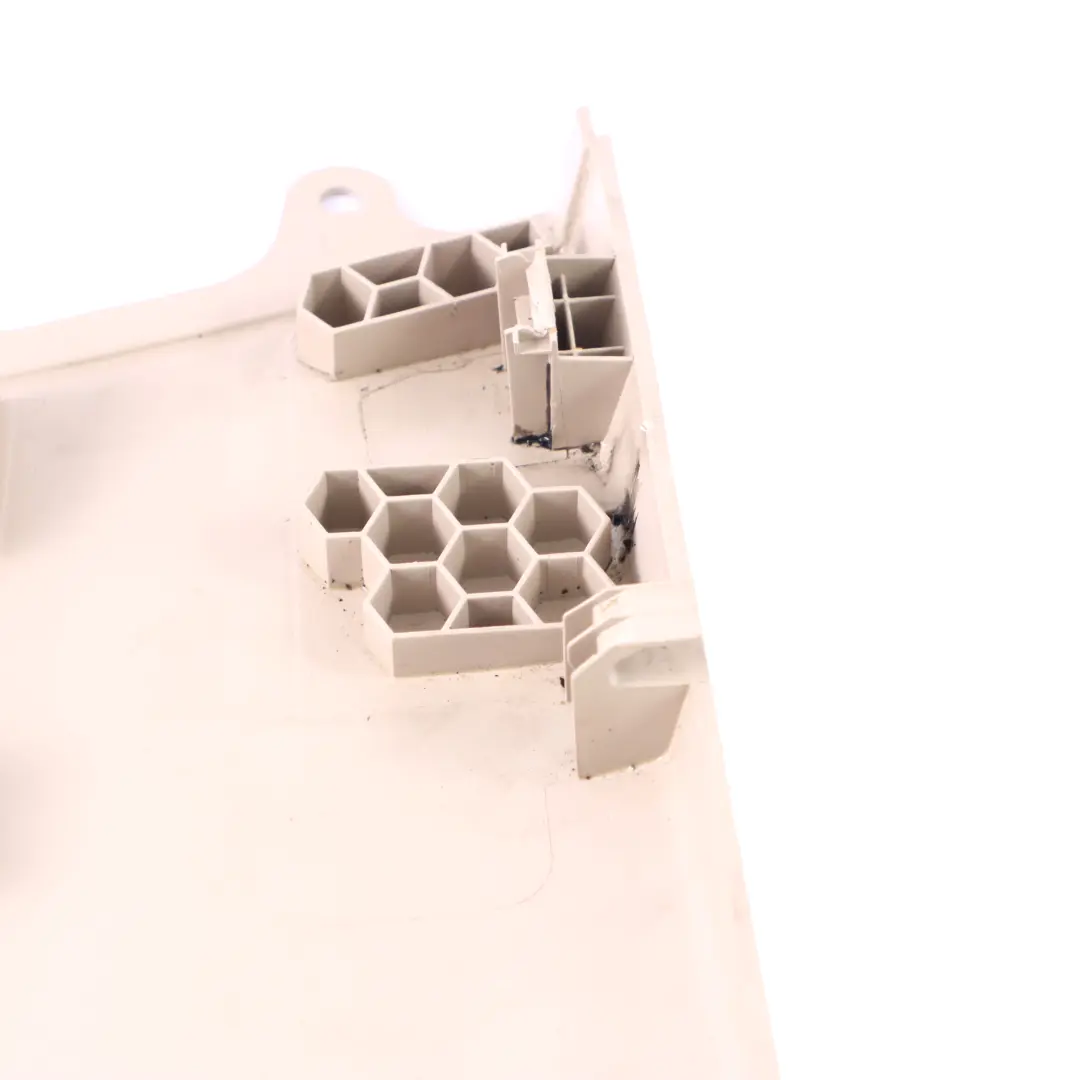 Wewnętrzna Osłona Słupka B Dolna Lewa Beżowa do Mercedes X253 GLC o numerze A2536900525 Mercedes X253 GLC Wewnętrzna Osłona Słupka B Dolna Lewa Beżowa - SKU A2536900525 - Numer Części A2536900525