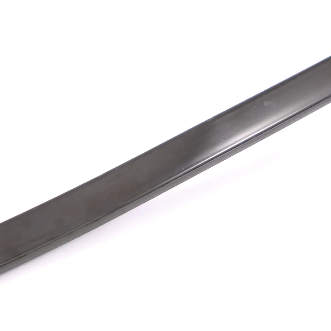 Junta Deflector De Agua Delantero Izquierdo para Mercedes GLC W251 con número de pieza A2536905900 Mercedes GLC W251 Junta Deflector De Agua Delantero Izquierdo - SKU A2536905900 - Número de pieza A2536905900