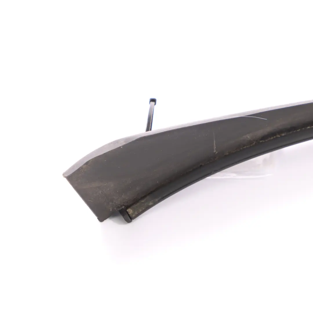 Mercedes GLC W251 Joint déflecteur d'eau avant gauche - SKU A2536905900 - Numéro de pièce A2536905900