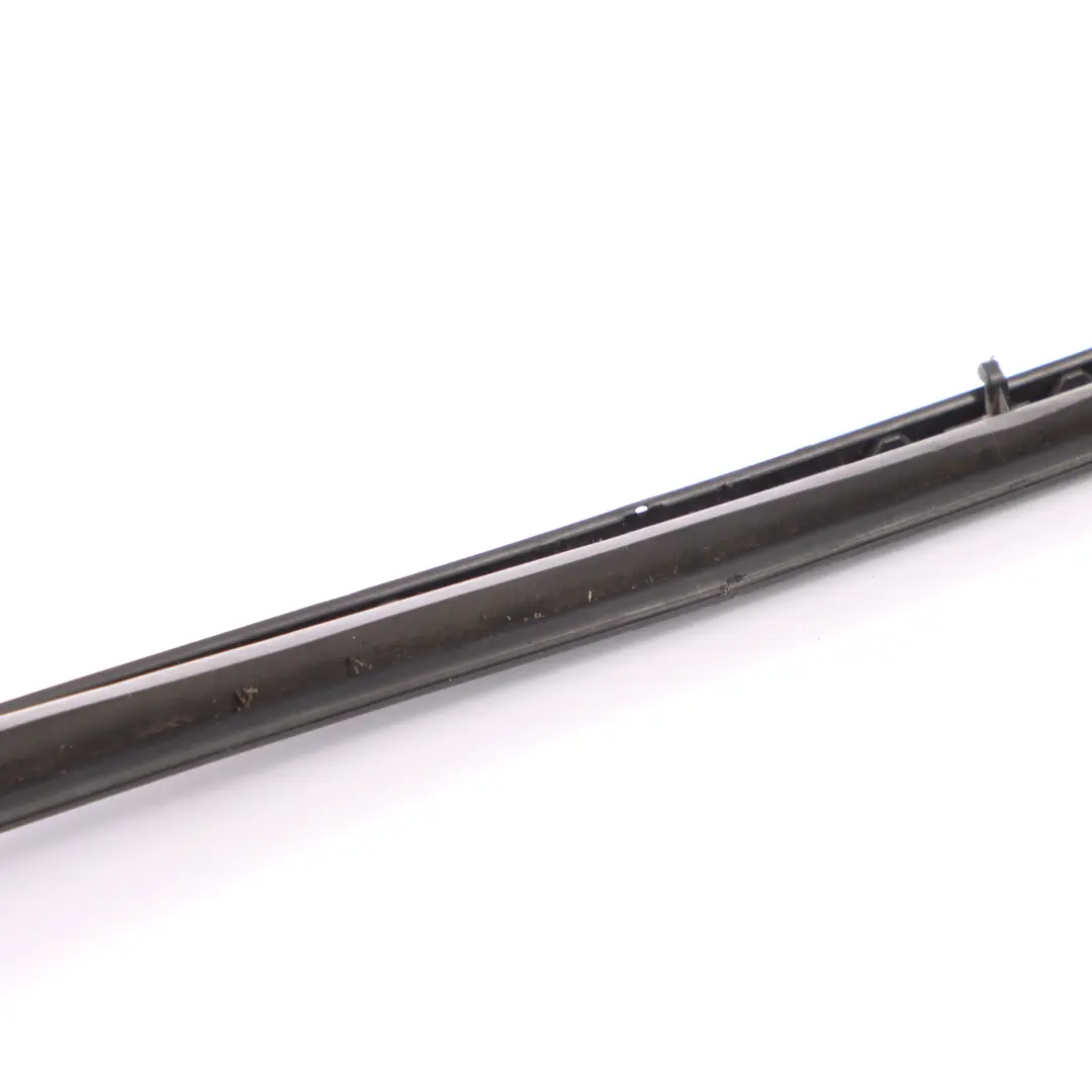 Guarnizione Deflettore Acqua Anteriore Sinistra per Mercedes GLC W251 con numero di parte A2536905900 Mercedes GLC W251 Guarnizione Deflettore Acqua Anteriore Sinistra - SKU A2536905900 - Numero di parte A2536905900