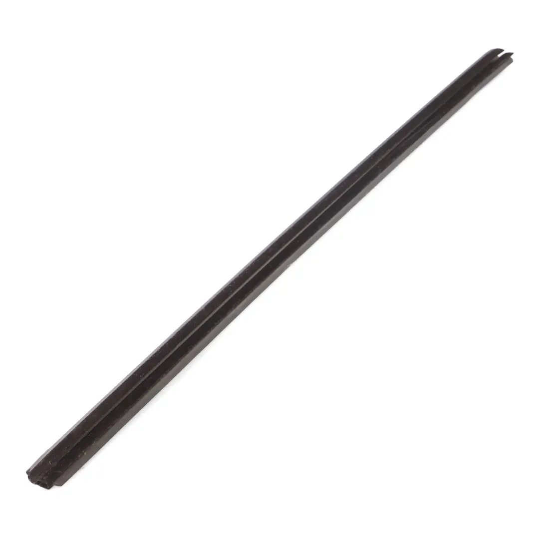 Mercedes X253 Joint d'étanchéité de vitre avant droite - SKU A2537252601 - Numéro de pièce A2537252601