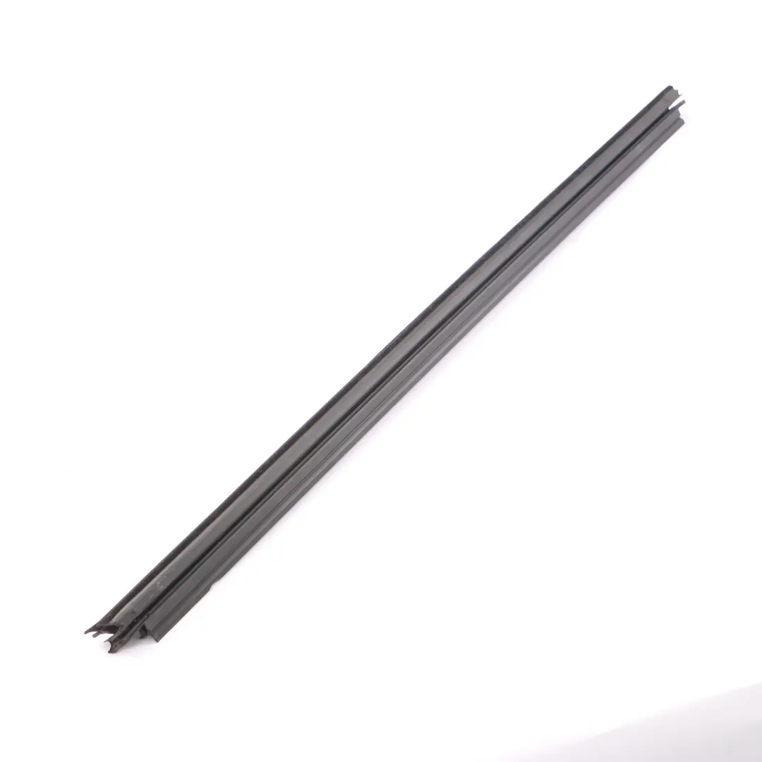 Mercedes X253 Guarnizione interna del finestrino anteriore destro - SKU A2537252601 - Numero di parte A2537252601