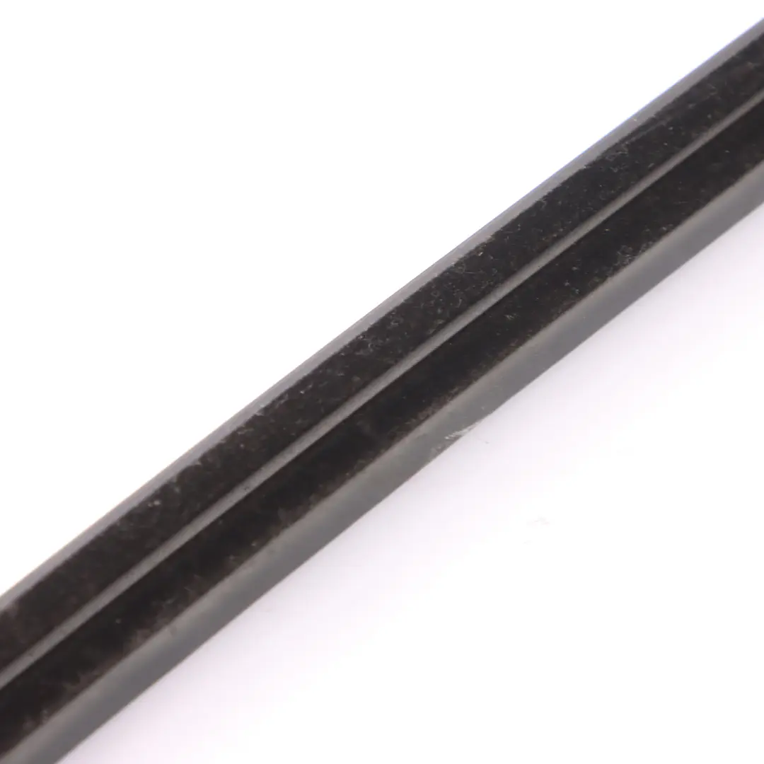 Mercedes X253 Guarnizione interna del finestrino anteriore destro - SKU A2537252601 - Numero di parte A2537252601