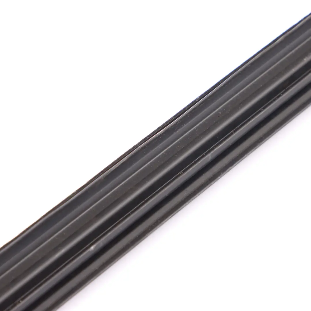 Mercedes X253 Joint d'étanchéité de vitre avant droite - SKU A2537252601 - Numéro de pièce A2537252601