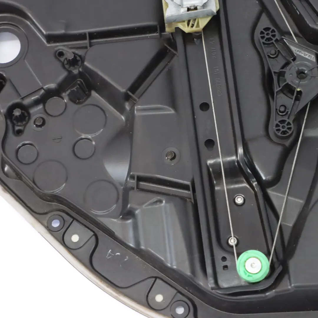 Mercedes W246 Montaje Tarjeta de Puerta Trasera Derecha Elevalunas Eléctrico - SKU A2537308002 - Número de pieza A2537308002