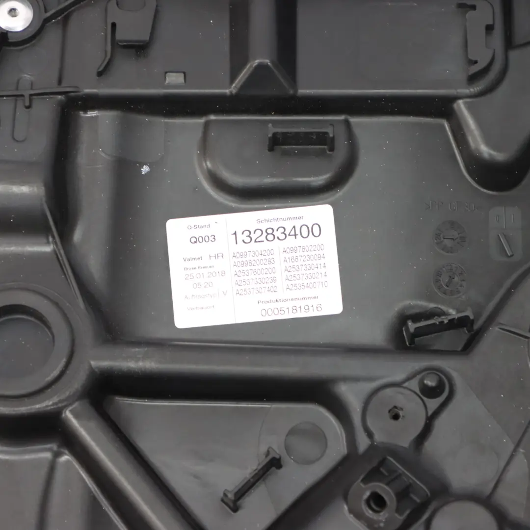 Supporto scheda porta posteriore destro Regolatore alzacristalli per Mercedes W246 con numero di parte A2537308002 Mercedes W246 Supporto scheda porta posteriore destro Regolatore alzacristalli - SKU A2537308002 - Numero di parte A2537308002
