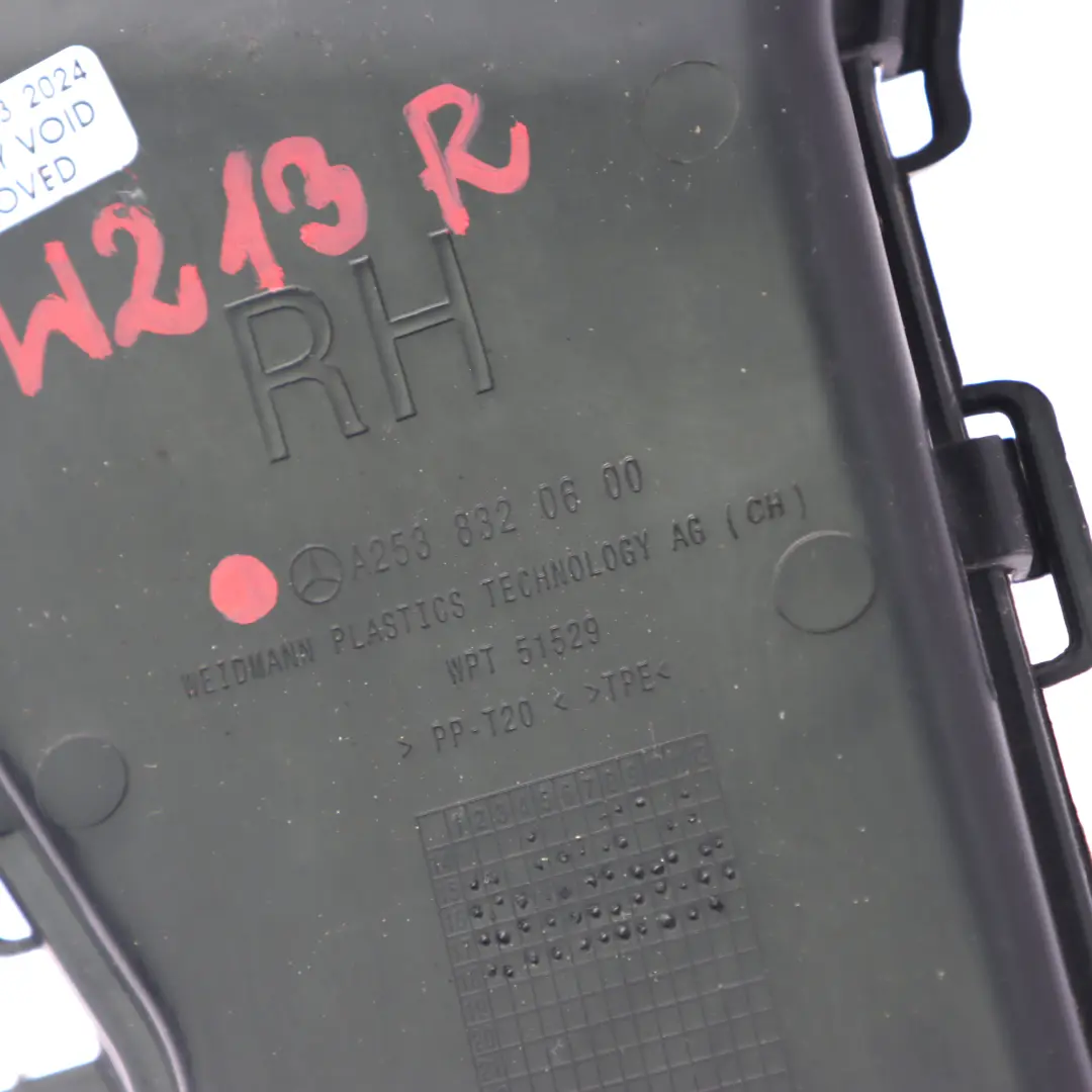 W253 Motorraumabdeckung Wasserablass rechts Abdeckung für Mercedes W213 mit Teilenummer A2538320600 Mercedes W213 W253 Motorraumabdeckung Wasserablass rechts Abdeckung - SKU A2538320600 - Teilenummer A2538320600