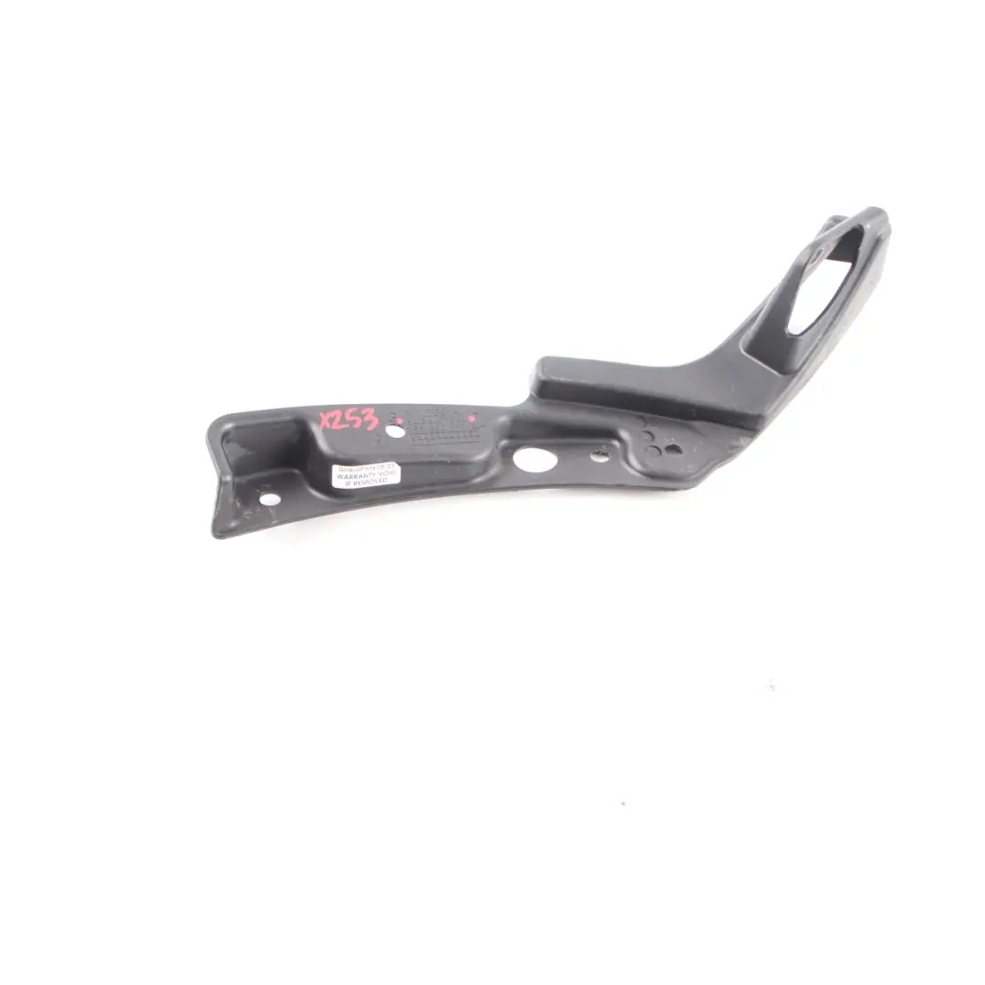 Stoßfänger Halter Vorne Rechts Untere Blende für Mercedes GLC X253 AMG mit Teilenummer A2538857800 Mercedes GLC X253 AMG Stoßfänger Halter Vorne Rechts Untere Blende - SKU A2538857800 - Teilenummer A2538857800