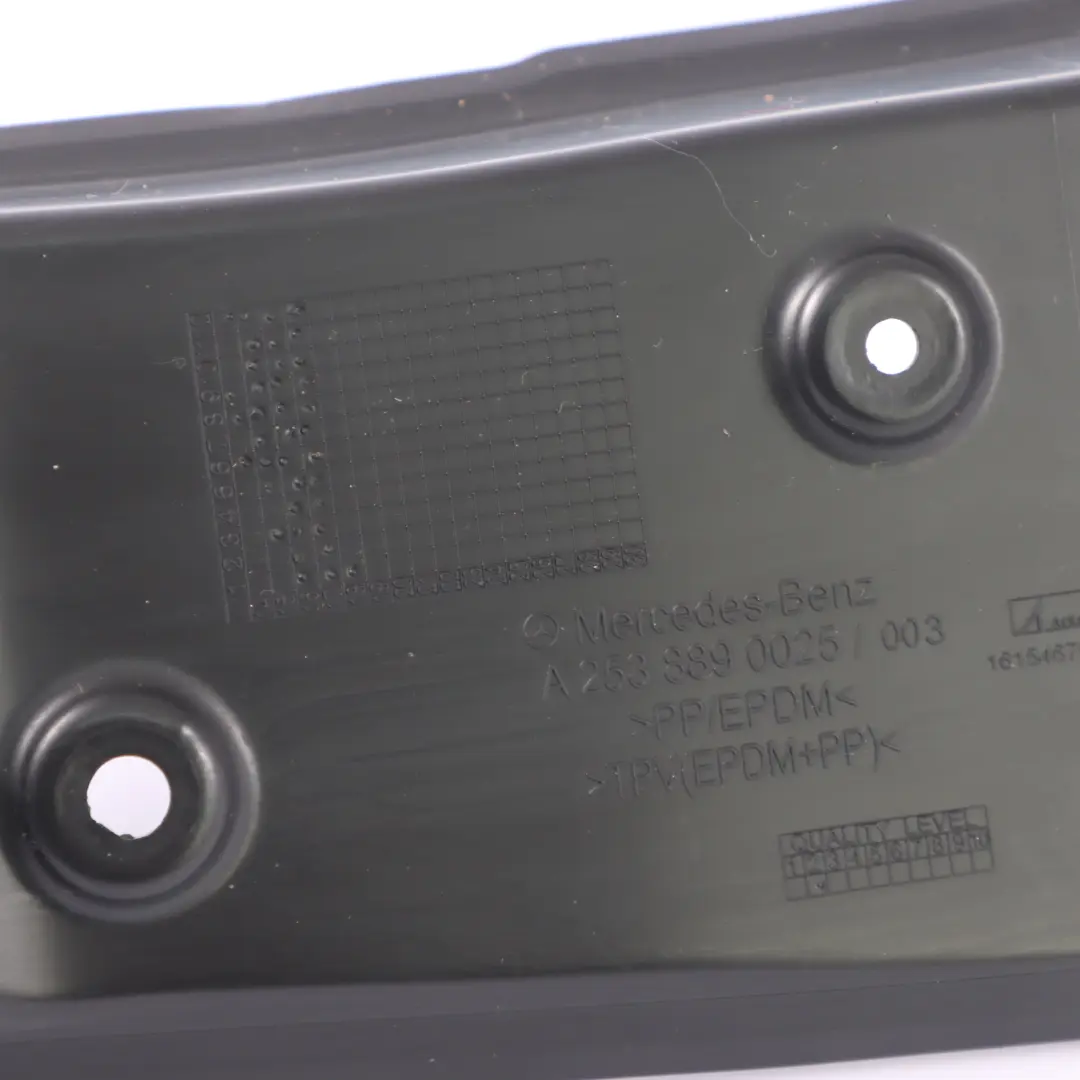Mercedes X253 Kotflügeldichtung vorne links Abdeckung Halterung - SKU A2538890025 - Teilenummer A2538890025