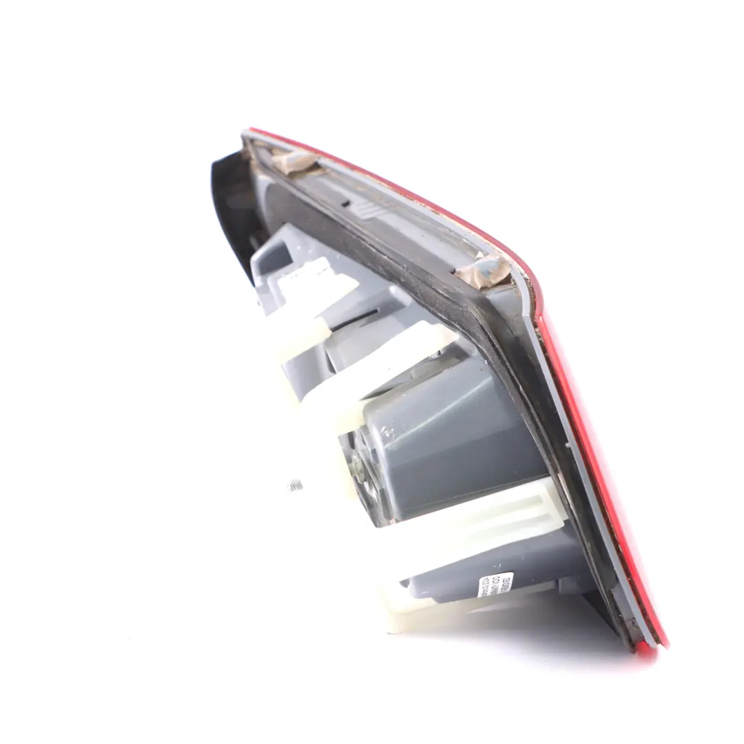 Luz trasera Mercedes X253 GLC 220d Tapa del maletero derecha Luz para con número de pieza A2539063200 Luz trasera Mercedes X253 GLC 220d Tapa del maletero derecha Luz - SKU A2539063200 - Número de pieza A2539063200