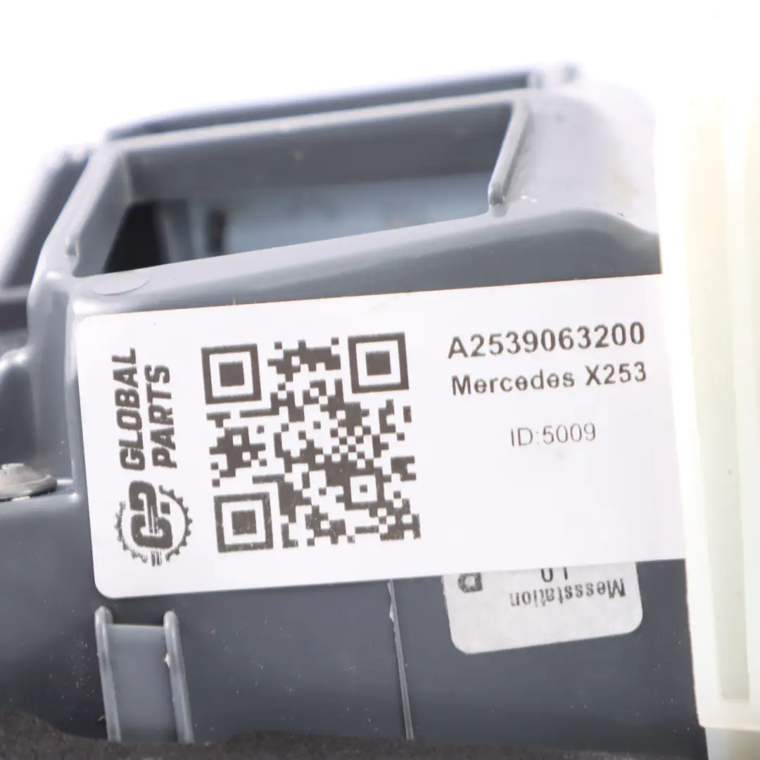 Tylna Lampa Pokrywa Bagażnika Prawa do Mercedes X253 GLC 220d o numerze A2539063200 Mercedes X253 GLC 220d Tylna Lampa Pokrywa Bagażnika Prawa - SKU A2539063200 - Numer Części A2539063200