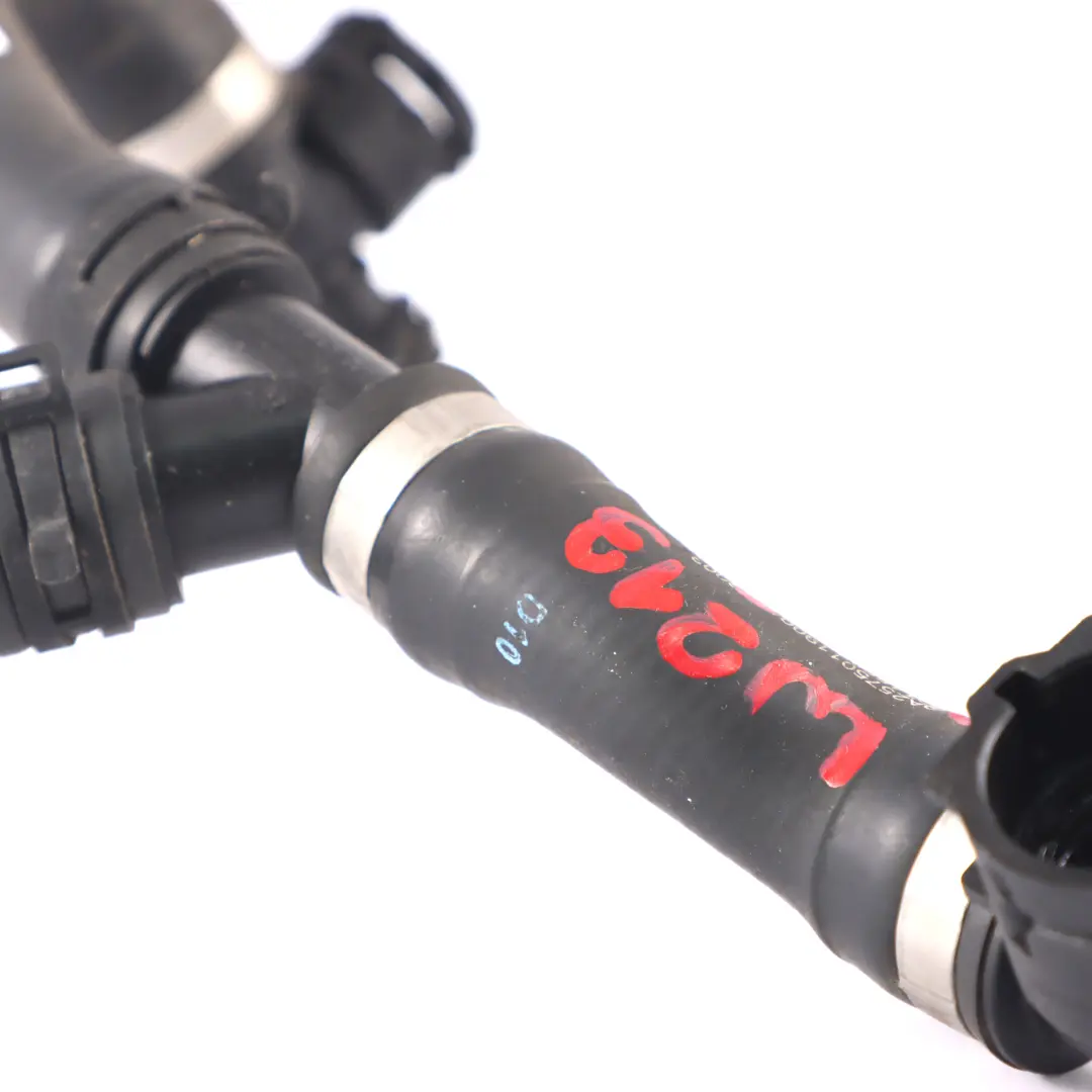 OM256 Wąż Zbiornika Wyrównawczego-Chłodnicy do Mercedes W213 C238 o numerze A2575011900 Mercedes W213 C238 OM256 Wąż Zbiornika Wyrównawczego-Chłodnicy - SKU A2575011900 - Numer Części A2575011900