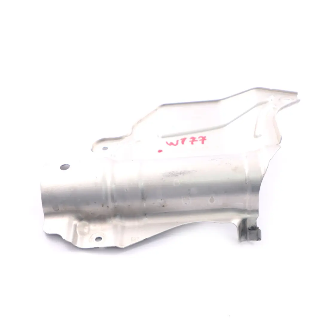 M260 Cubierta placa cribado escudo térmico para Mercedes W177 W247 con número de pieza A2600161100 Mercedes W177 W247 M260 Cubierta placa cribado escudo térmico - SKU A2600161100 - Número de pieza A2600161100