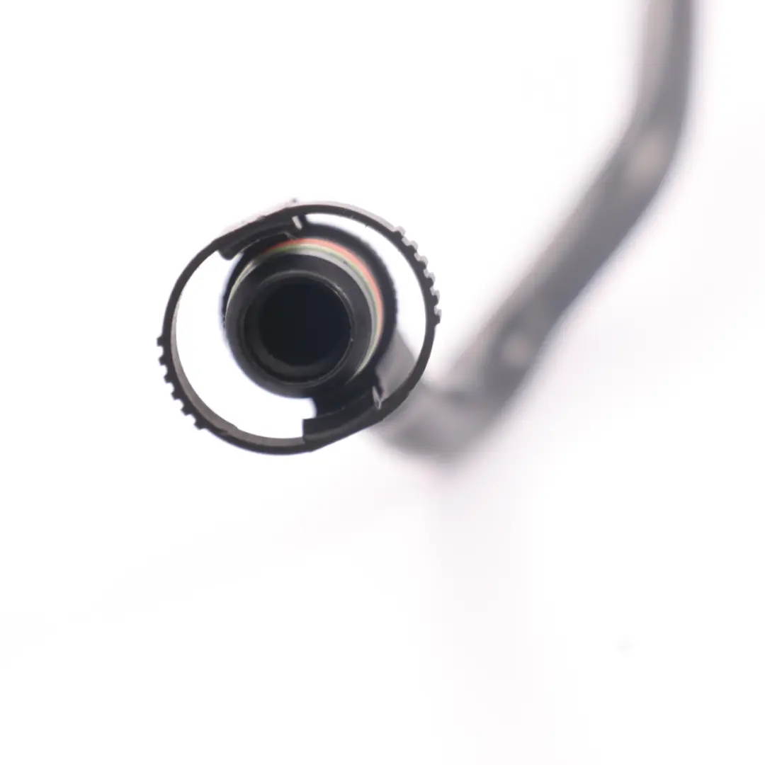 Tubo di vuoto Mercedes W177 W247 AMG Linea Tubo Ventilazione Motore per con numero di parte A2600180300 Tubo di vuoto Mercedes W177 W247 AMG Linea Tubo Ventilazione Motore - SKU A2600180300 - Numero di parte A2600180300