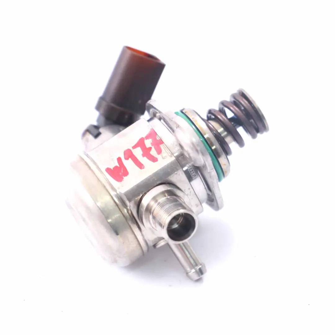 M260 Gasolina Bomba combustible Inyección alta presión para Mercedes W177 con número de pieza A2600700500 Mercedes W177 M260 Gasolina Bomba combustible Inyección alta presión - SKU A2600700500 - Número de pieza A2600700500