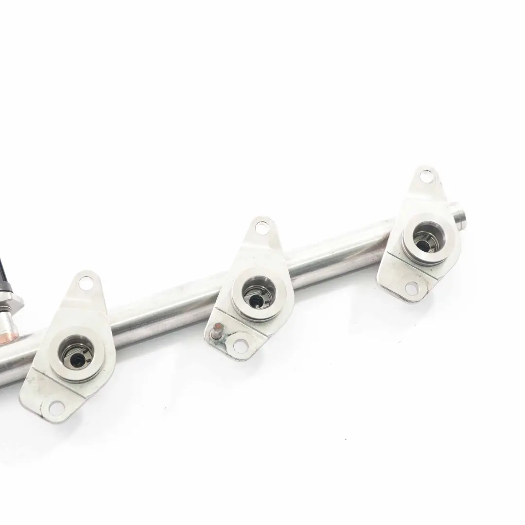 M260 Gasolina Inyector Rail Line A2600700300 para Mercedes W177 con número de pieza A2600700900 Mercedes W177 M260 Gasolina Inyector Rail Line A2600700300 - SKU A2600700900 - Número de pieza A2600700900