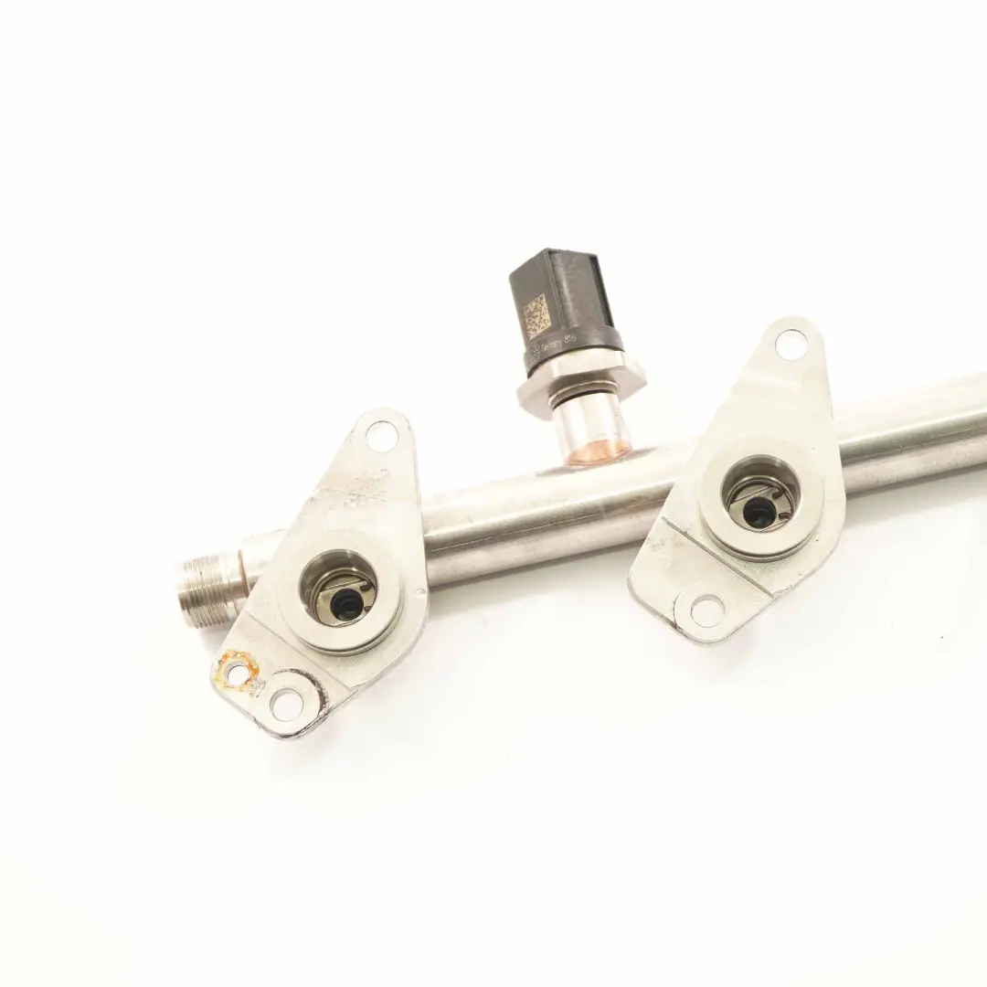 M260 Benzin Einspritz leiste Leitung A2600700300 für Mercedes W177 mit Teilenummer A2600700900 Mercedes W177 M260 Benzin Einspritz leiste Leitung A2600700300 - SKU A2600700900 - Teilenummer A2600700900
