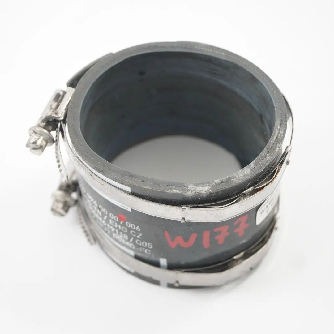 M260 Tuyau d'admission d'air charge l'intercooler pour Mercedes W177 à propos du numéro de pièce A2600940000 Mercedes W177 M260 Tuyau d'admission d'air charge l'intercooler - SKU A2600940000 - Numéro de pièce A2600940000