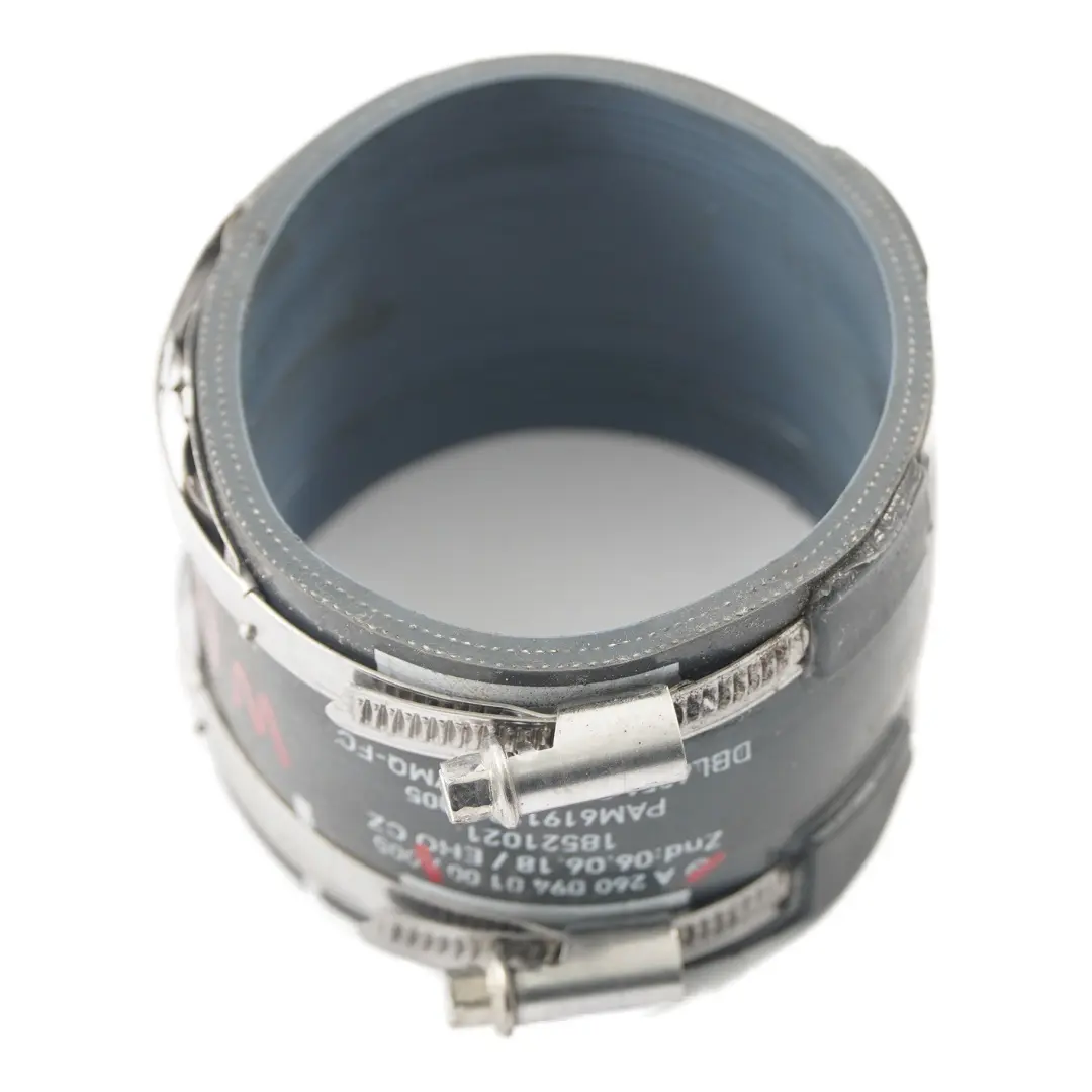 M260 Przewód Wąż Powietrza Intercoolera do Mercedes W177 o numerze A2600940100 Mercedes W177 M260 Przewód Wąż Powietrza Intercoolera - SKU A2600940100 - Numer Części A2600940100